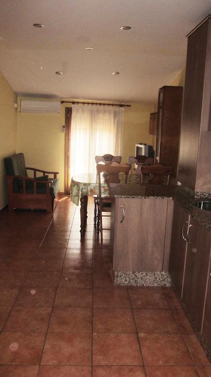Apartaments La Fabrica Horta de Sant Joan Δωμάτιο φωτογραφία