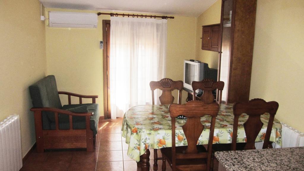 Apartaments La Fabrica Horta de Sant Joan Δωμάτιο φωτογραφία